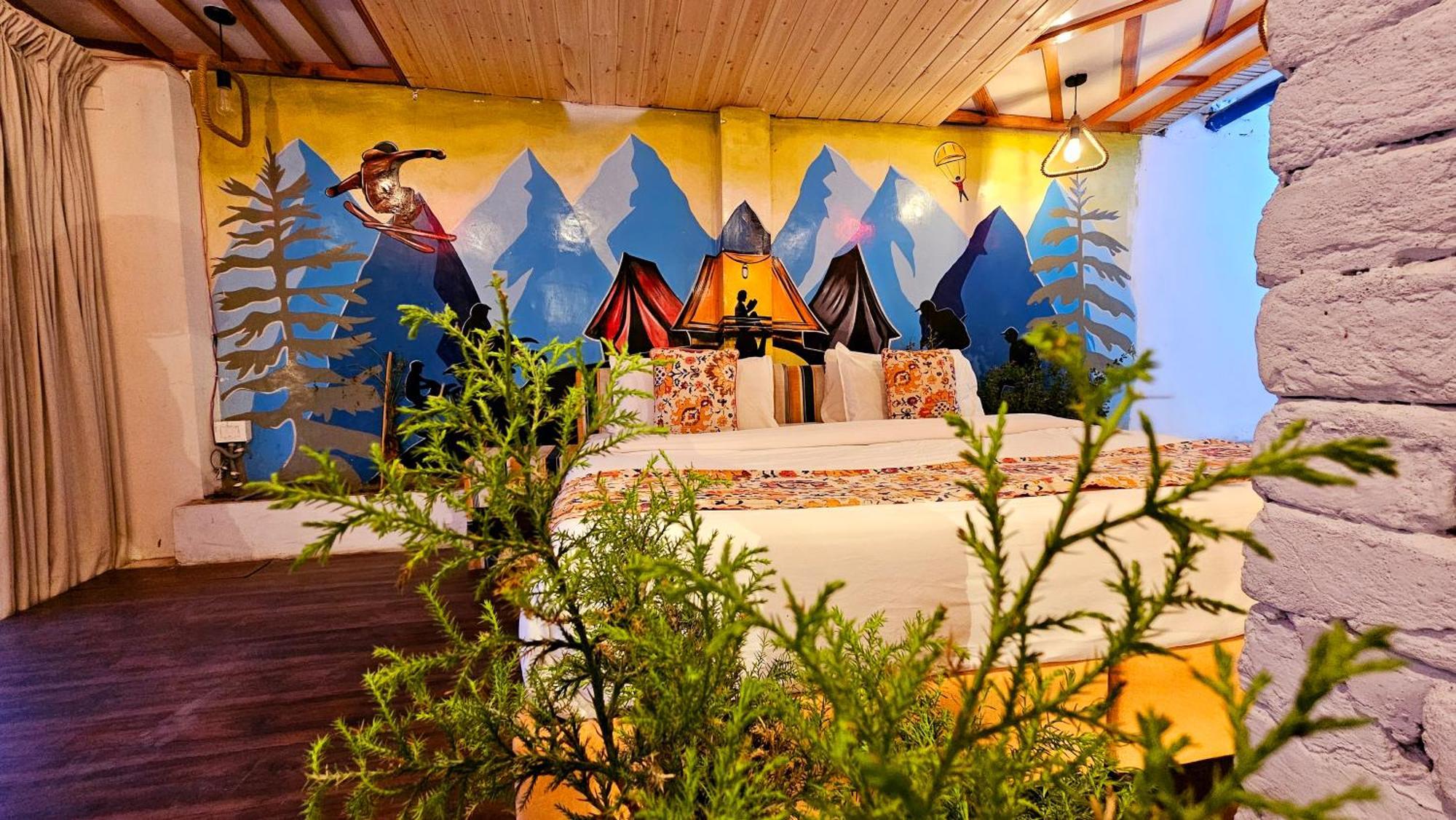 Resort Apple Flower By Rohtang Family Hotels- Balcony & Mountain View, Near Mall Road, Personal Parking - Manali (Himachal Pradesh) — Photos 2
